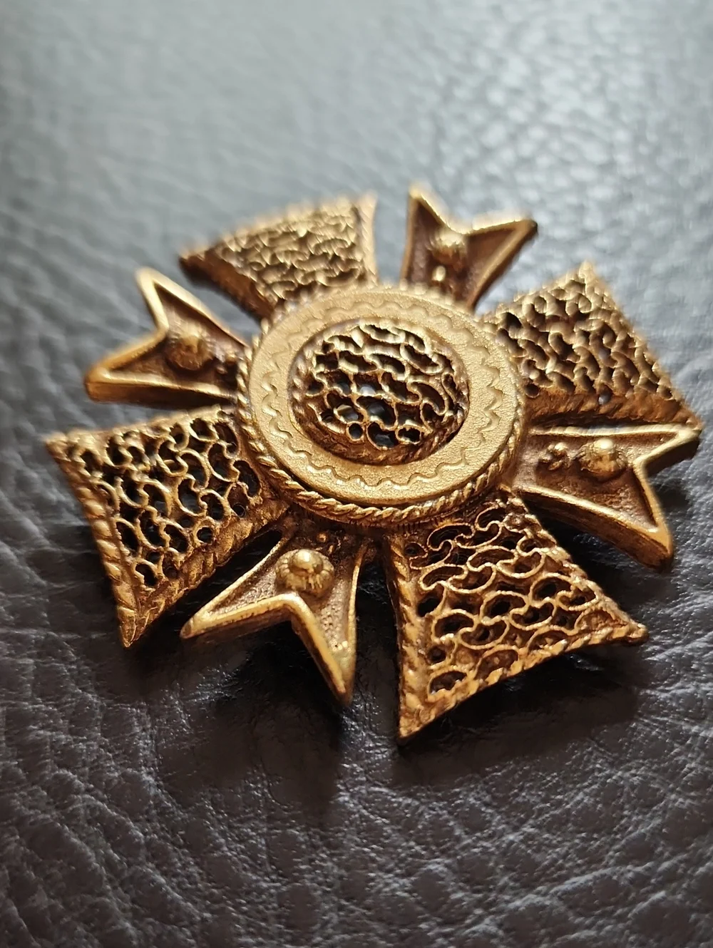 VTG Gold Filigree Maltese Cross Brooch